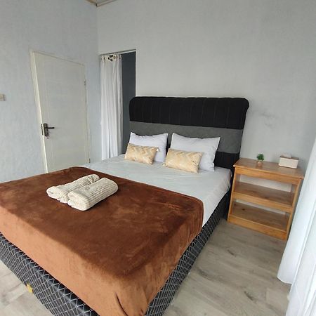 Ngurbloat Stella Villa מראה חיצוני תמונה