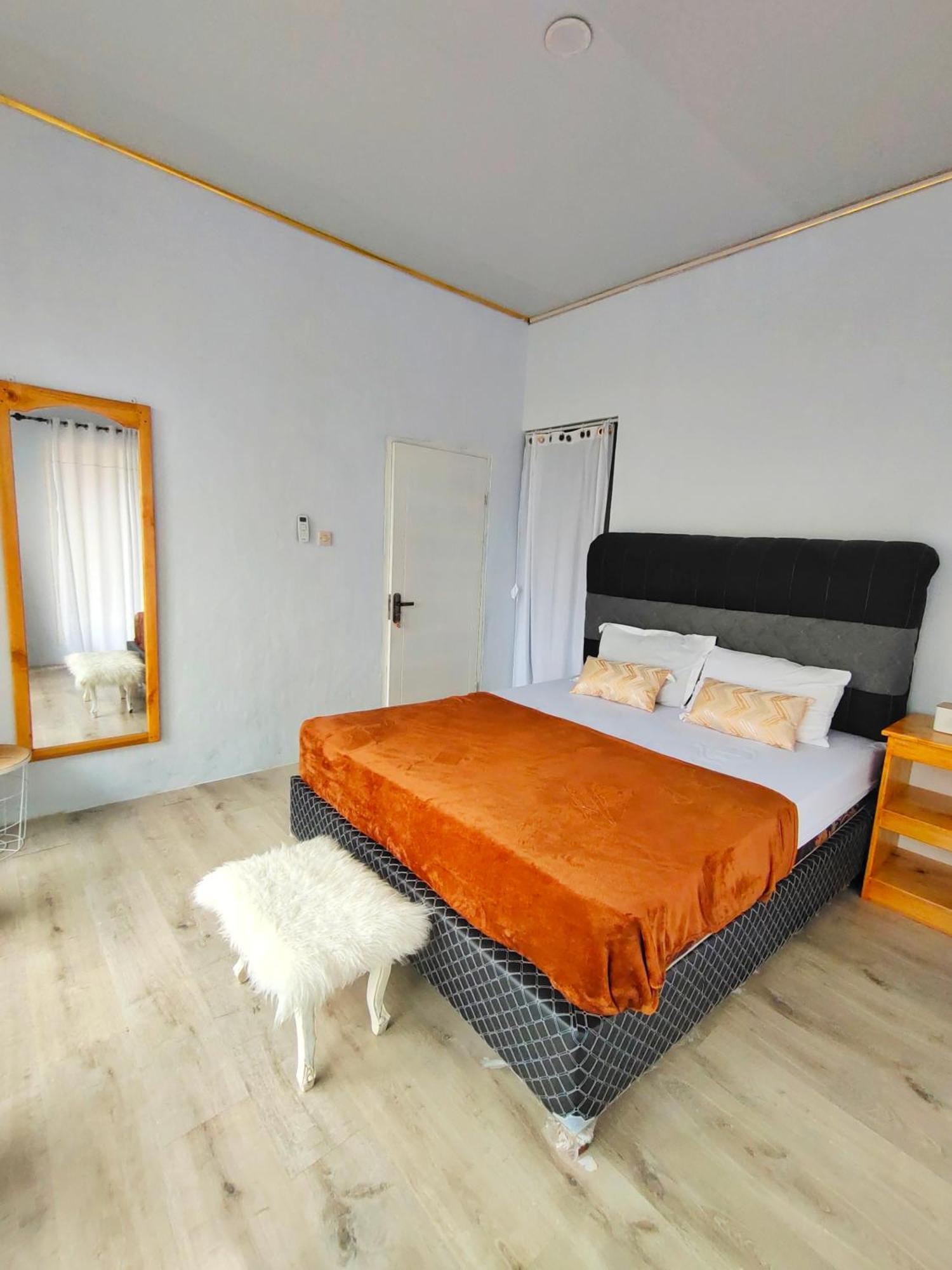 Ngurbloat Stella Villa מראה חיצוני תמונה